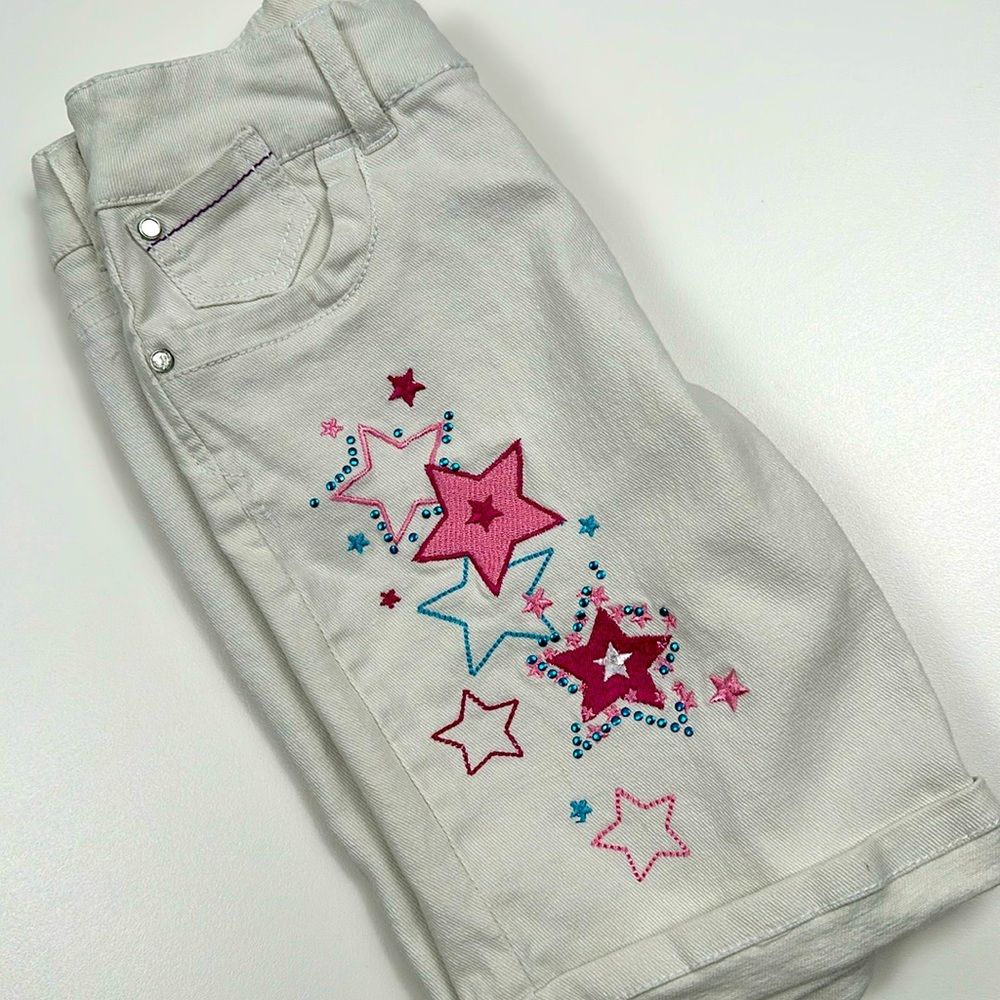 Personal Identity white shorts with star embroidery